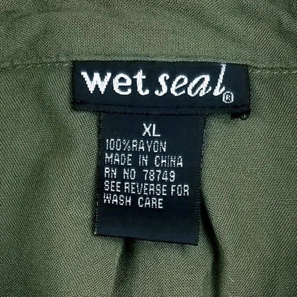 Wet Seal Sz XL Women's Rayon Hidden & Elbow Button - Picture 3 of 7